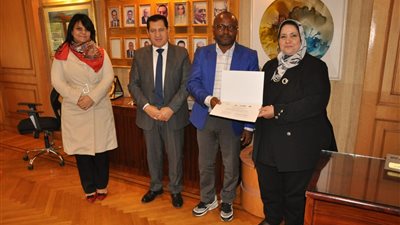 تمريض حلوان تحتفل بتخرج الدفعة الثانية من برنامج تنمية قدرات الفريق الصحي بالدول الأفريقية