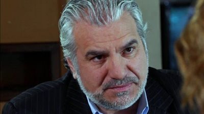 الفنان السوري عبد الحكيم قطيفان يرقص على أغنية 