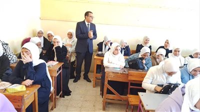 وكيل تعليم الدقهلية يتفقد انتظام العملية التعليمية بمدارس إدارة منية النصر (صور)