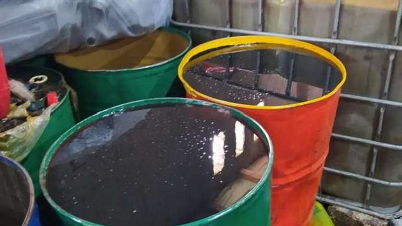 ضبط مصنع زيوت سيارات