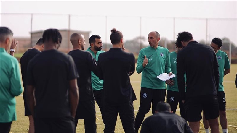 بيراميدز، فيتو 