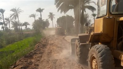 محافظ المنيا يتابع جهود رصف ورفع كفاءة الطرق (صور) 