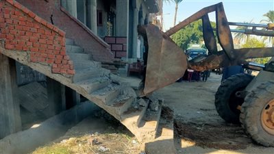 تنفيذ 17 إزالة فورية لحالات تعدي بالبناء المخالف للقانون في قنا