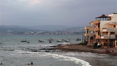 لحظة تدمير تمثال الأسد في طرطوس (فيديو)