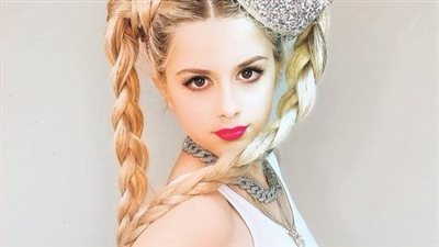 محاولات انتحار وسوء معاملة.. KG من فرقة VCHA تقاضي شركة JYP الكورية