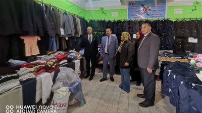 وكيل تعليم الإسماعيلية يتابع الاستعدادات الخاصة بافتتاح معرض المشاركة المجتمعية (صور)  