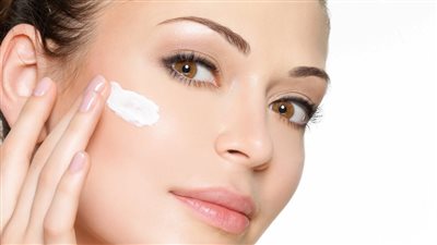 ماسكات طبيعية للعناية بالبشرة.. بمختلف أنواعها