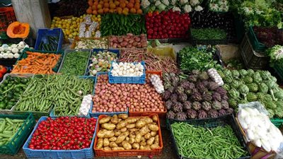  الطماطم تسجل 5.5 جنيه، أسعار الخضار اليوم الإثنين في سوق العبور