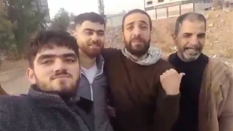 سوريون نجو من إعدامهم