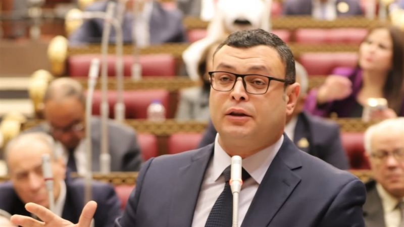 وزير الإسكان أمام