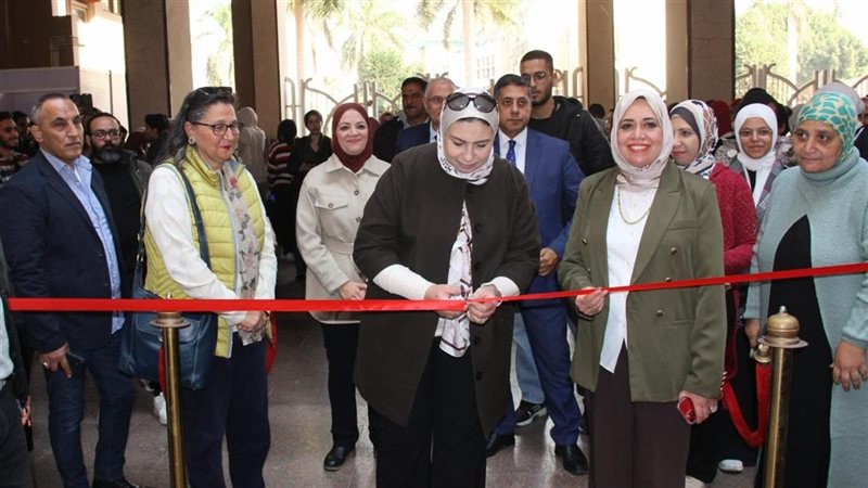 جامعة عين شمس، فيتو