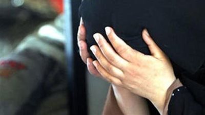 مريضة نفسيا تقتل والدتها وتجلس بجوار جثتها لمدة يومين بالبحيرة