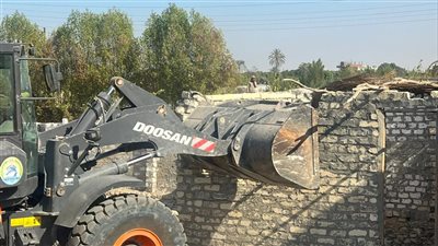 إزالة 14 حالة تعدٍ بمدينة أبوصوير في الإسماعيلية (صور) 