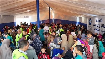 كشف وعلاج بالمجان لـ5900 مواطن في قافلتين طبيتين ببني سويف