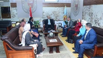 رئيس جامعة سوهاج يوافق على تكليف 14 معيدا بكلية الطب 