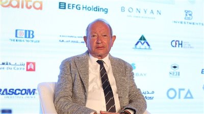 نجيب ساويرس: نسمع أسعار لوحدات سكنية خرافية ومثيرة للضحك (فيديو وصور)