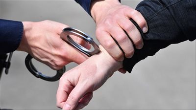  احتالت على 100 ألف شخص، روسيا تفكك شبكة نصب بزعامة وزير جورجي سابق 