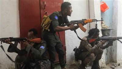 إثيوبيا ترسل طائرتين محملتين بالأسلحة إلى منطقة كيسمايو والصومال تفضح الأمر