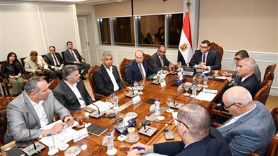 وزير الإسكان يتابع سير العمل بالمشروعات التي تنفذها شركة أبناء حسن علام بسانت كاترين 