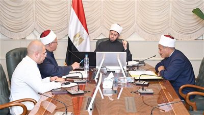 وزير الأوقاف يوجه بالاهتمام بالأئمة والارتقاء بأدائهم العلمي 