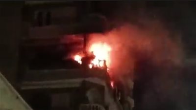السيطرة على حريق هائل اندلع داخل برج سكني بالمنيا