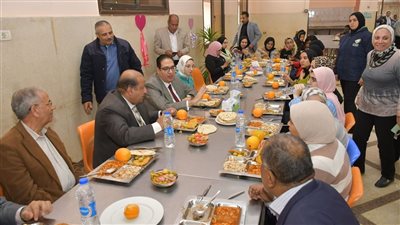 رئيس جامعة القاهرة يفتتح المبنى الثامن بمدينة الطالبات بالجيزة