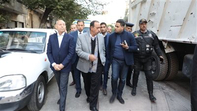 تشكيل لجنة هندسية وإخلاء العقارات المجاورة لموقع انهيار عقار الوايلي (صور)