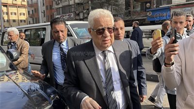 وصول مرتضى منصور دفاع المخرج عمر زهران لمحكمة الجيزة (فيديو وصور)