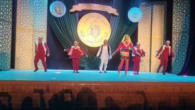 الفنون الشعبية تحيي أولى حفلات المسرح الصيفي بالطور بعد افتتاحه (صور)