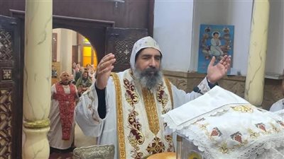 الأنبا أغناطيوس يطيب رفات القديس حبيب جرجس