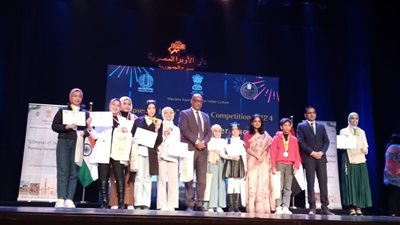 التعليم تكرم الطلاب الفائزين فى مسابقة «لمحات من الهند»