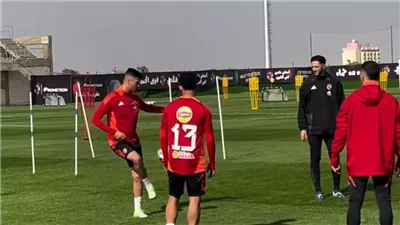 بعثة الأهلي تغادر مطار القاهرة إلى قطر لخوض نصف نهائي كأس الإنتركونتيننتال