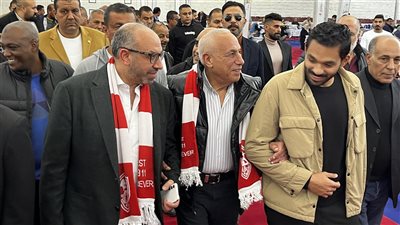 شاهد، هتافات أعضاء الزمالك لرئيس النادي في الجمعية العمومية