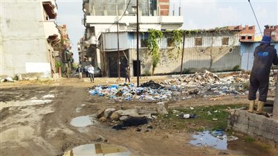 سكان سموحة الجديدة يستغيثون بمحافظ الإسكندرية لحل أزمة الصرف الصحي (صور)