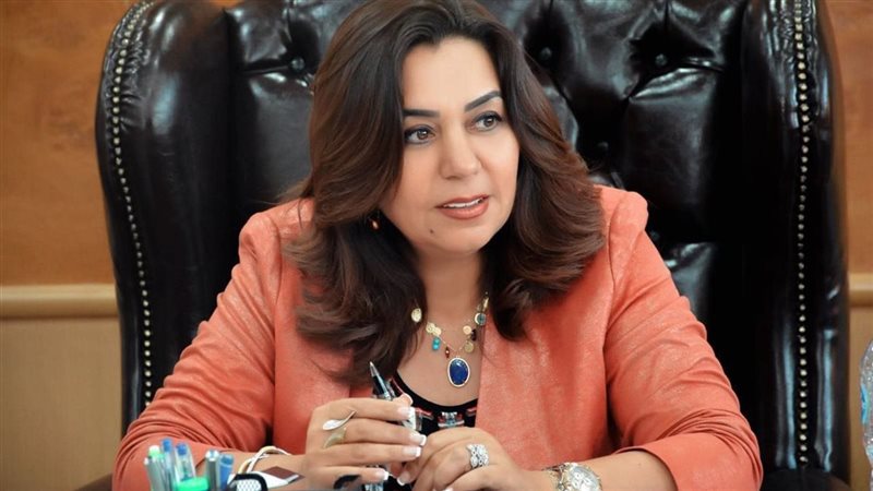 منال عوض، فيتو