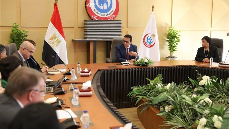 اجتماع وزير الصحة،فيتو