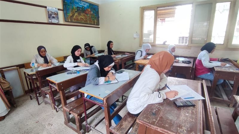 امتحانات نصف العام،