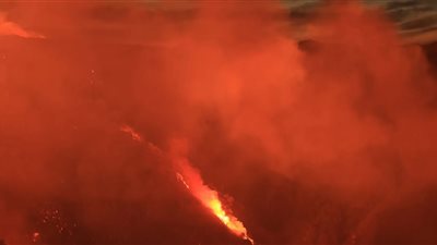 السماء الحمراء، الحرائق تحاصر مدينة أمريكية والسكان يفرون