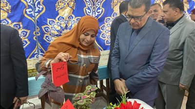 وكيل تعليم الدقهلية يتفقد مدارس وإدارة منية النصر ويكرم الأقسام المنتجة 