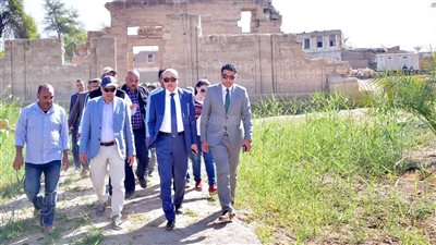 محافظ الأقصر يتفقد معبدي الطود والمدامود ويبحث خطط تطويرهما (صور)