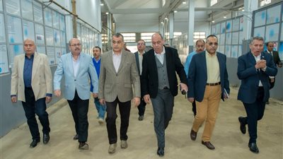 وزير الإنتاج الحربي في جولة داخل شركة شبرا للصناعات الهندسية (صور) 