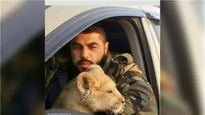 حقيقة اعتقال “طلال الدقاق” الذي أطعم أسوده لحم المعتقلين فى سوريا (فيديو) 