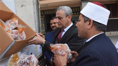 محافظ الغربية يشهد استلام 2 طن من لحوم صكوك الإطعام لتوزيعها على المستحقين