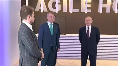 بوتين يتفقد معرضا للذكاء الاصطناعي في موسكو