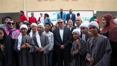 منح مكافأة مالية للعاملين بمدرسة النور للمكفوفين بالإسماعيلية (صور)