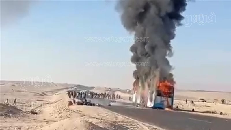 لحظة حريق أتوبيس