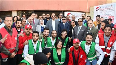 2500 مستفيد من قافلة جامعة عين شمس التنموية الشاملة بسوهاج