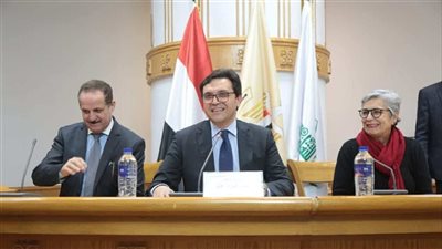 هنو يشهد ندوة احتفاء الأعلى للثقافة بشادي عبد السلام (صور) 