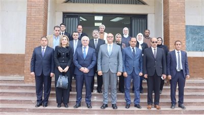 محافظ القليوبية يستقبل سفير أذربيجان لوضع إكليل من الزهور على تمثال الزعيم حيدر علييف 