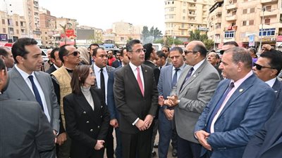 محافظ البحيرة ووزير التموين يتفقدان سيارات الخريجين لتوفير السلع بأسعار مخفضة 